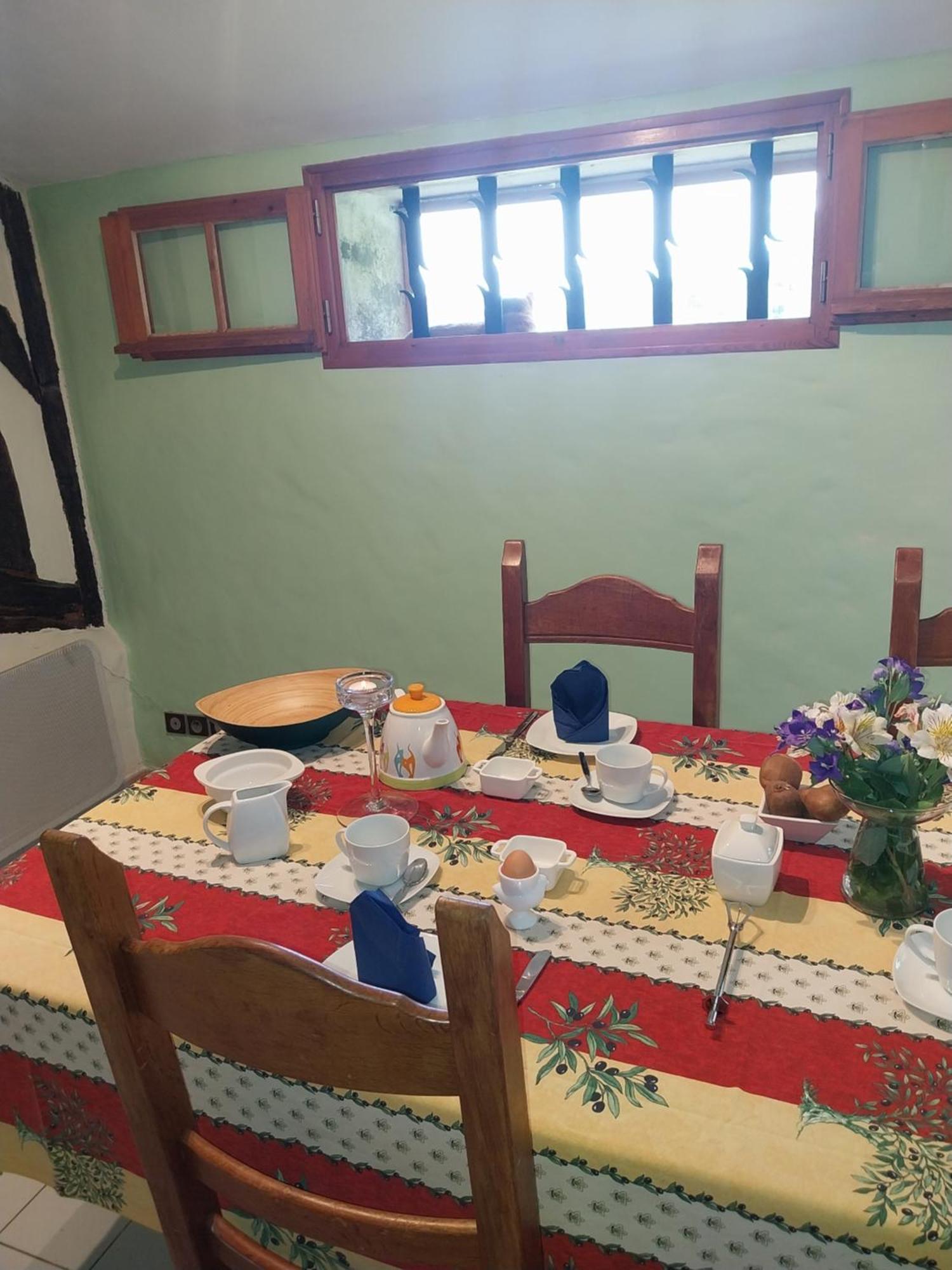 Bed and Breakfast Les Bernus Monfaucon  Esterno foto
